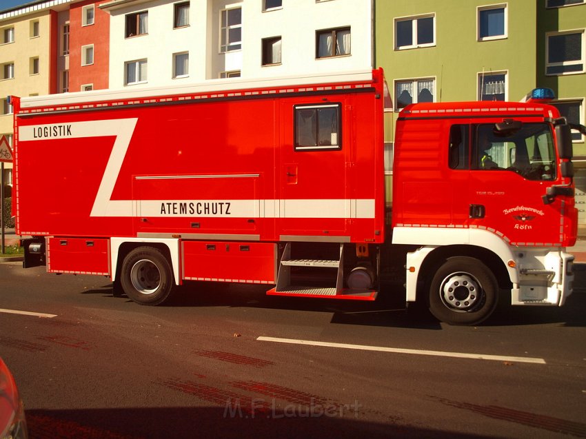Feuer 3 Koeln Muelheim Berlinerstr P288.JPG
